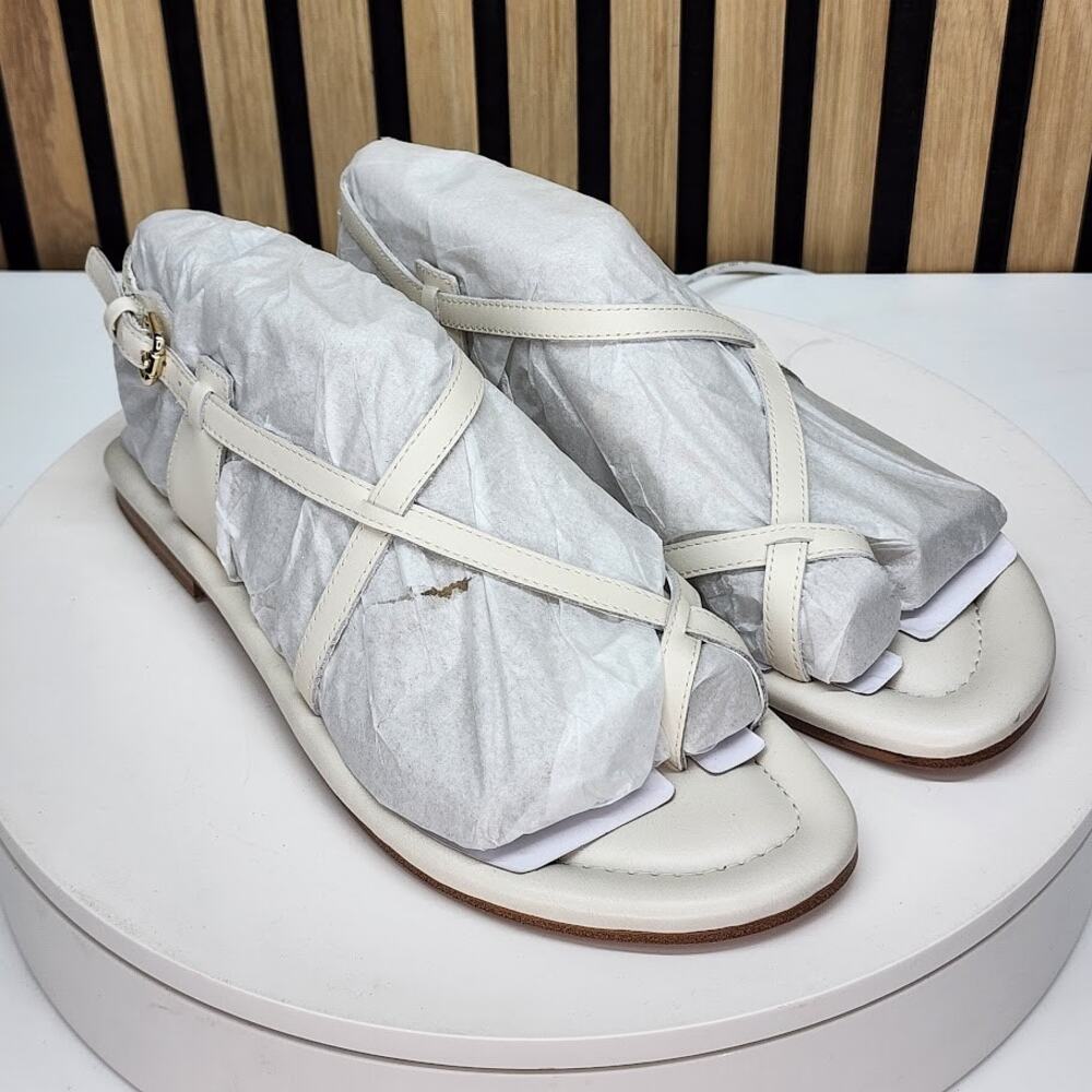NEW - Marc Fisher LTD Gerty Women’s Ivory Strappy Flat Sandals Leather Size 7.5